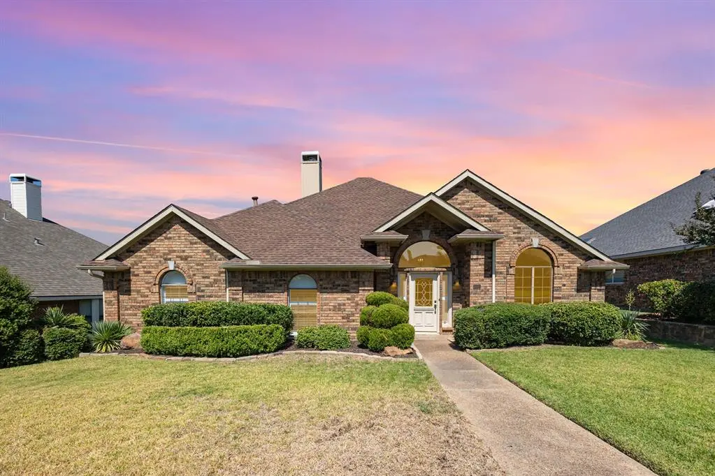 Carrollton, TX 75007 | 3 beds |2 baths | $438,500